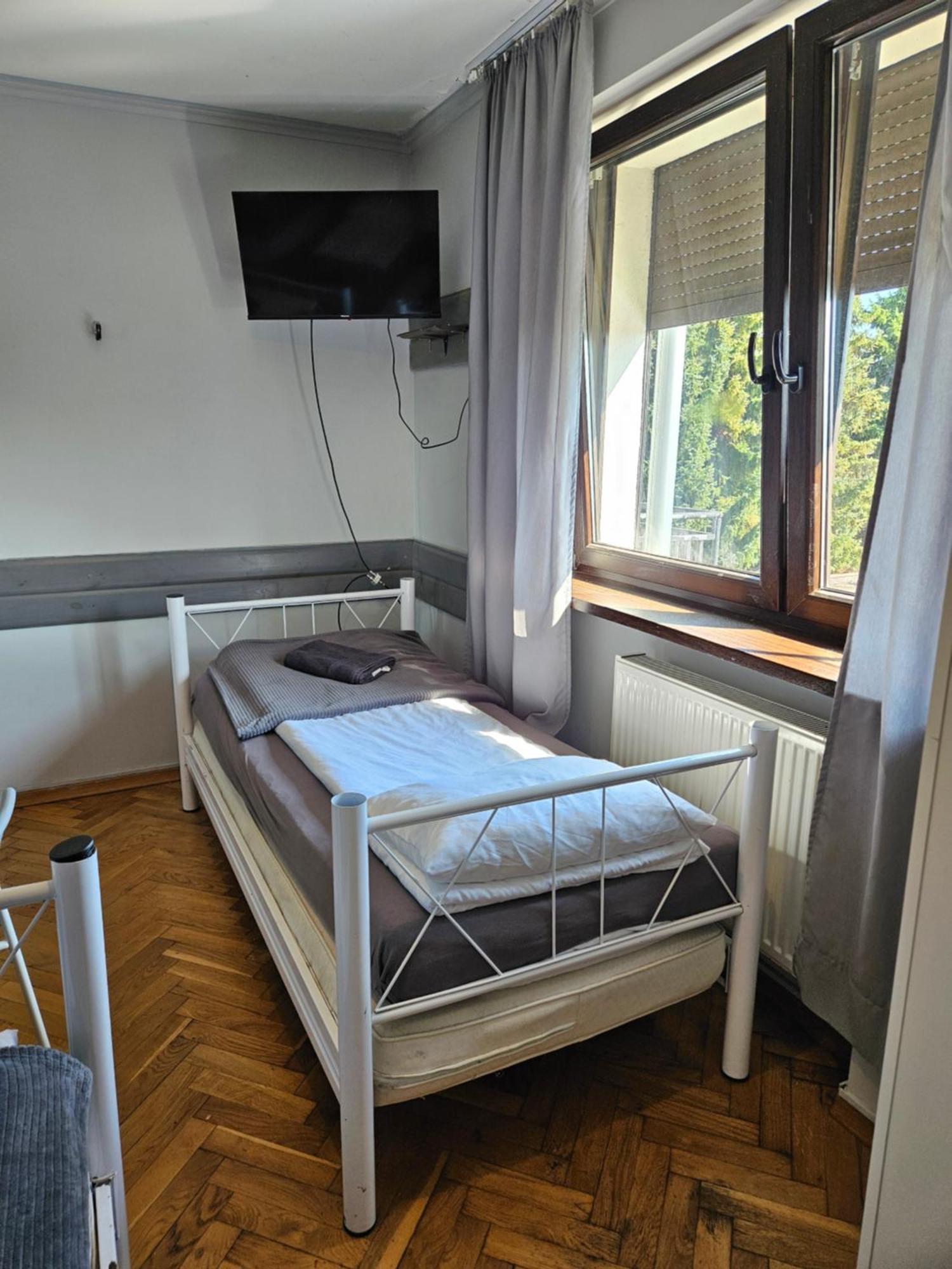 Pokoje Pracownicze Кімнати Для Працівників,Гуртожиток Swarzedz Luaran gambar